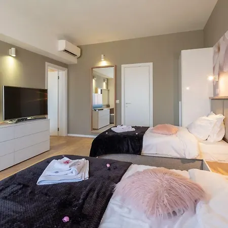 Apartment Vitosha Blvd Luxury 2-bedroom, 2-bathroom With Balcony