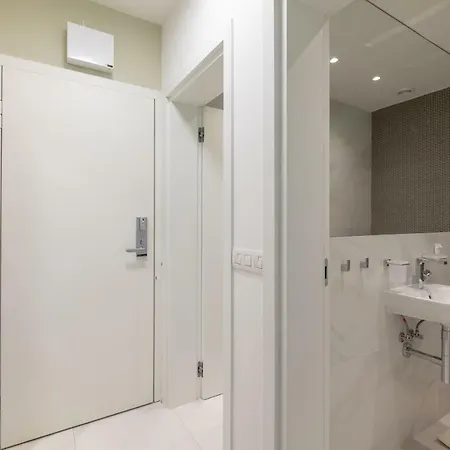 Vitosha Blvd Luxury 2-bedroom, 2-bathroom With Balcony Apartment Sofia